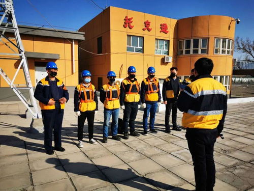 烏魯木齊通信段首次集中檢修大風(fēng)區(qū)段軌旁設(shè)備，筑牢鐵路通訊安全防線